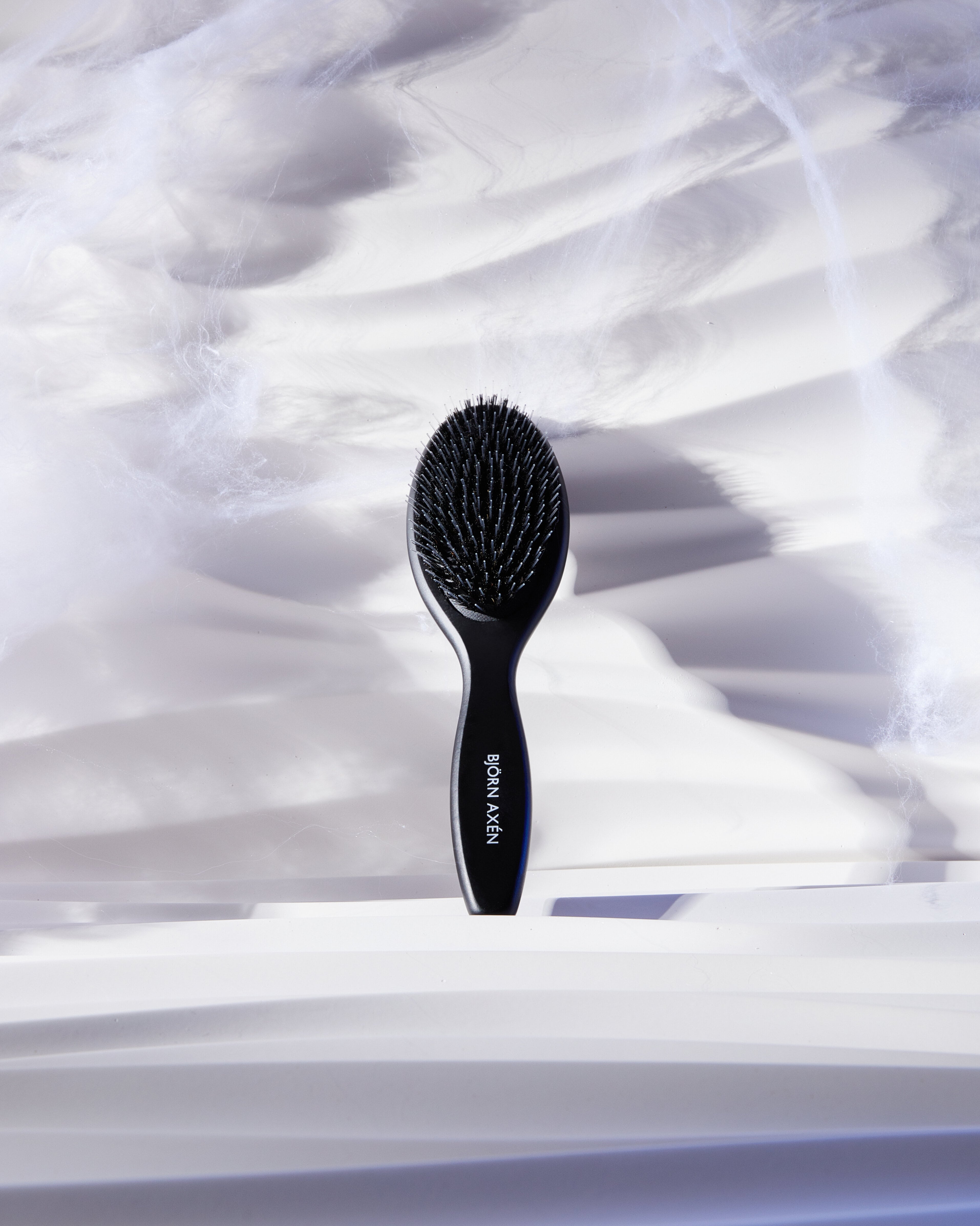 Щітка для тонкого волосся Björn Axén Gentle Detanaling Brush for Fine Hair